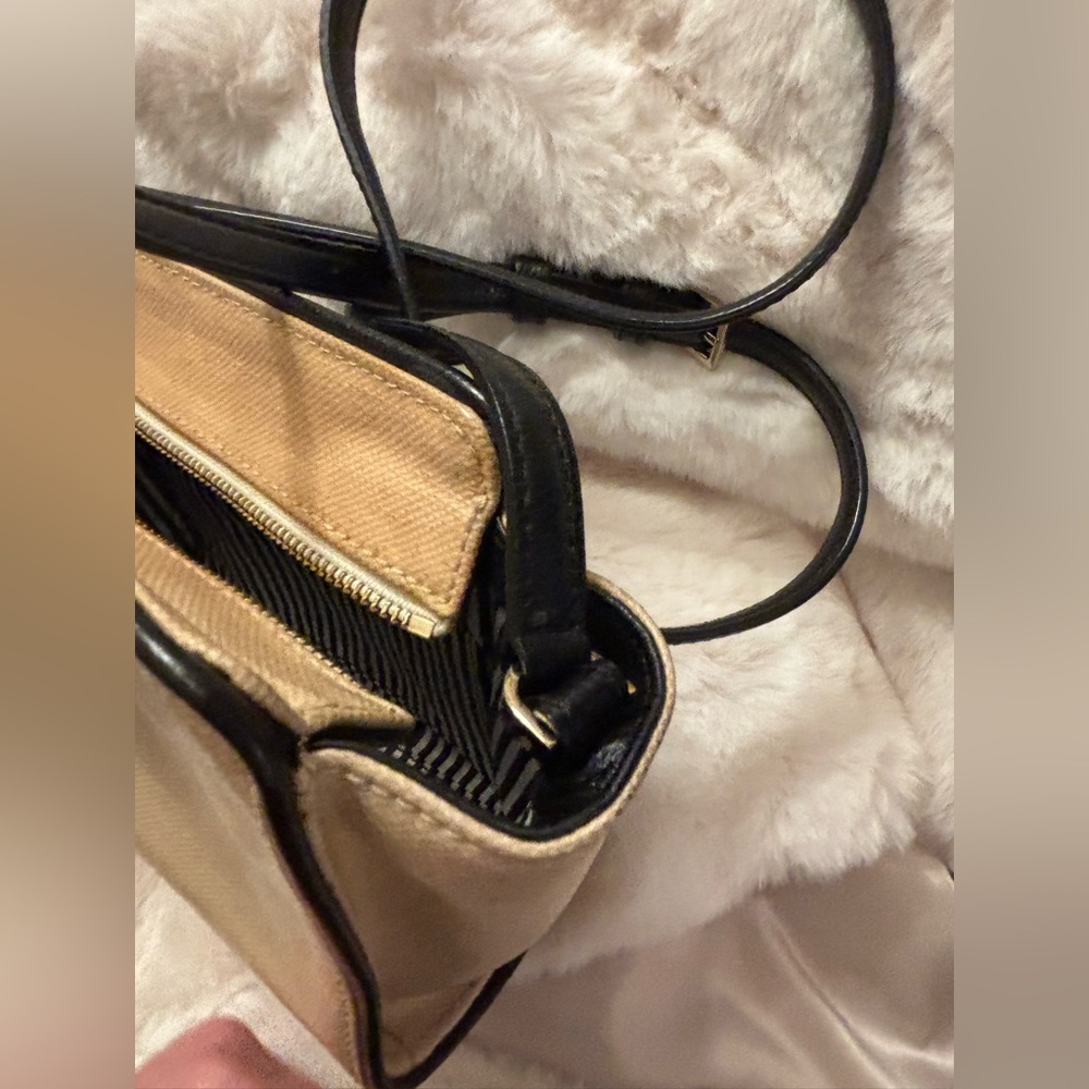 Kate Spade Black Bow on Cream Straw-like Crossbody Bag - Picture 10 of 15